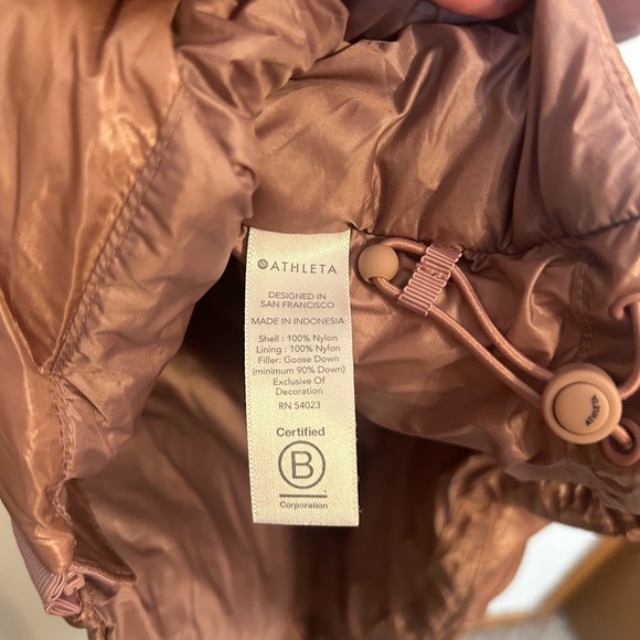 Athleta Lofty Down Vest In Dogwood Mauve - Picture 4 of 5